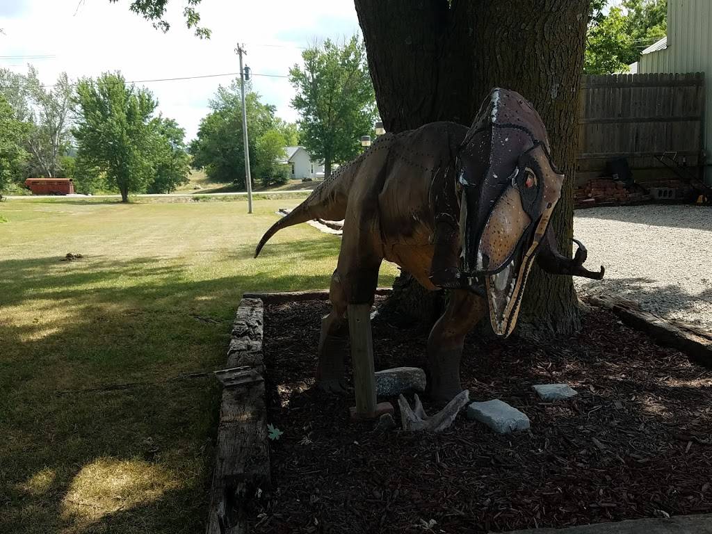 Rays Longbranch | restaurant | 102 W Main St, Drakesville, IA 52552, USA | 6417223355 OR +1 641-722-3355