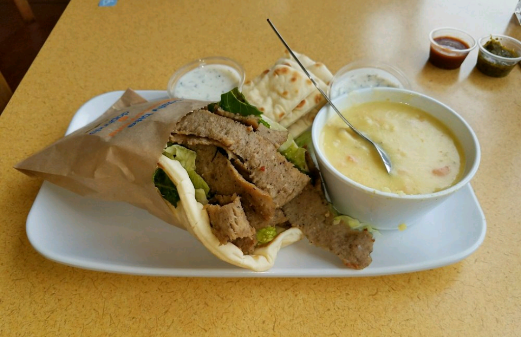 Daphnes | restaurant | 358 E H St #604, Chula Vista, CA 91910, USA | 6195850159 OR +1 619-585-0159