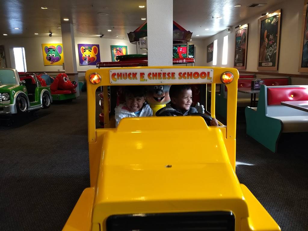 Chuck E. Cheese | restaurant | 2445 Fontaine Rd, San Jose, CA 95121, USA | 4082389110 OR +1 408-238-9110