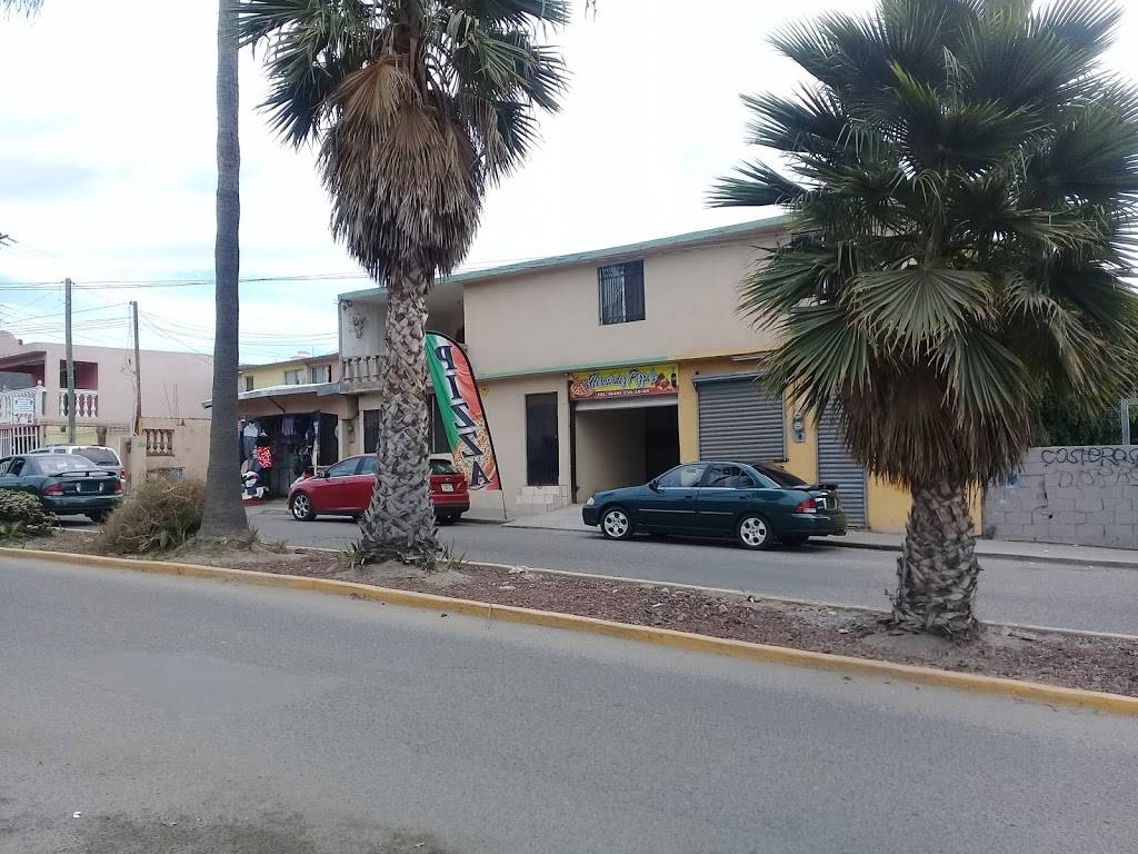 Hernandezpizzas | restaurant | Blvd. de los Lagos 872, Valle Dorado, 22890 Ensenada, B.C., Mexico | 016461738656 OR +52 646 173 8656