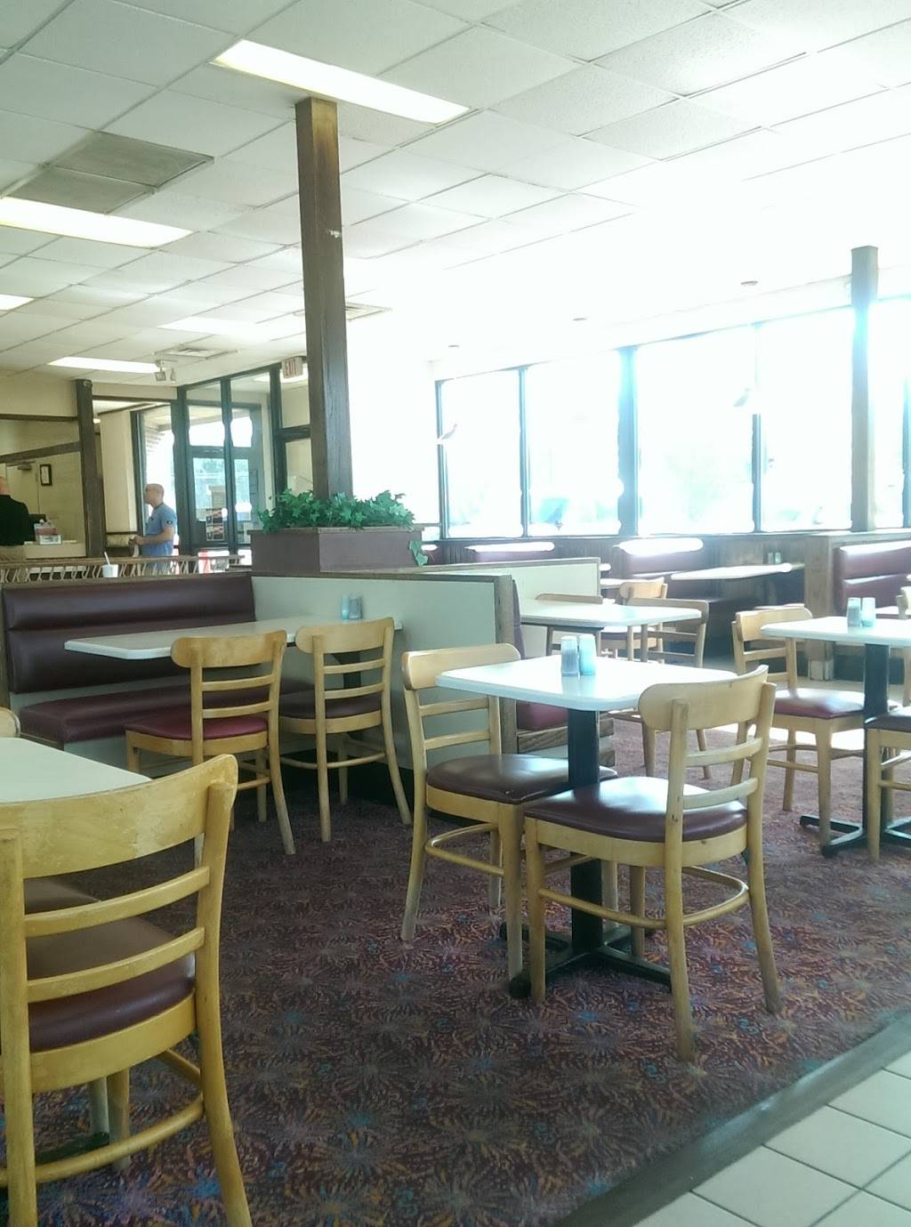 Wendys | restaurant | 6910 Cliffdale Rd, Fayetteville, NC 28314, USA | 9104876022 OR +1 910-487-6022