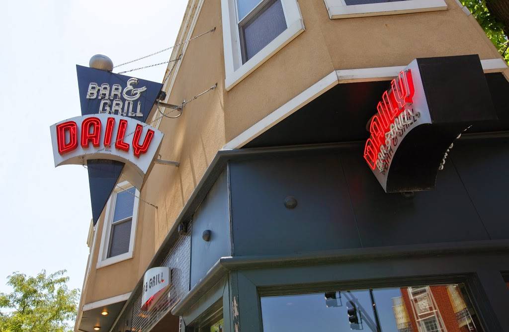 Daily Bar & Grill | restaurant | 4560 N Lincoln Ave, Chicago, IL 60625, USA | 7735616198 OR +1 773-561-6198