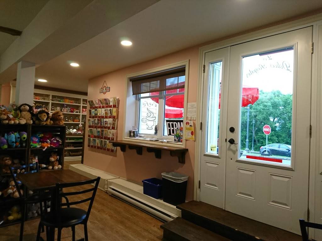 Pizzeria-Crèmerie-Café Les Délices Royales | restaurant | 6395 Ave Royale, LAnge-Gardien, QC G0A 2K0, Canada | 4184061746 OR +1 418-406-1746