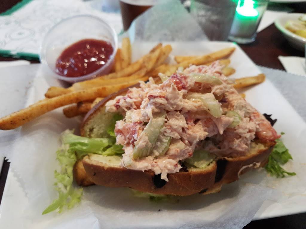 CJs American Grill | restaurant | 10095 Main Rd, Mattituck, NY 11952, USA | 6313155311 OR +1 631-315-5311