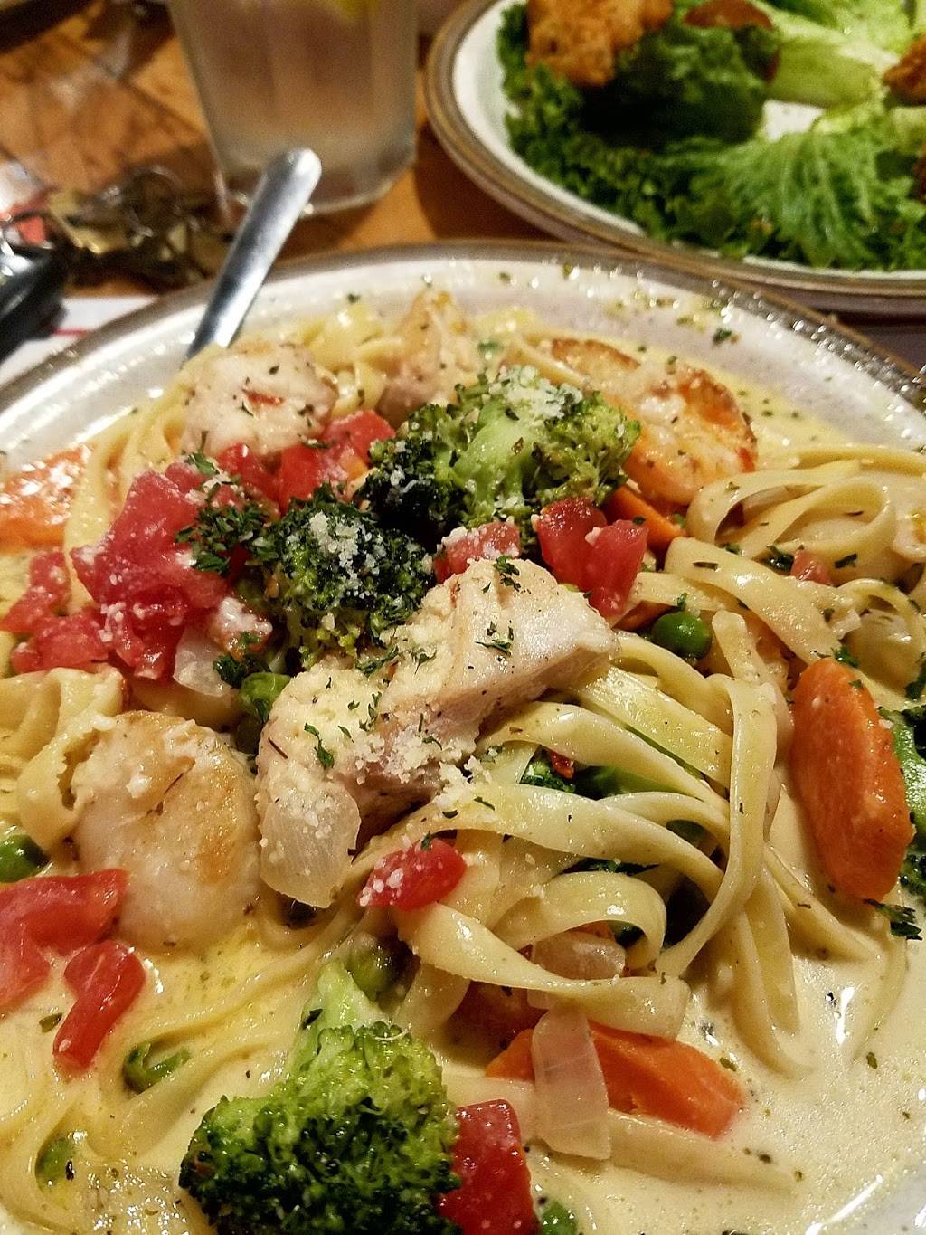 Harveys 4th Street Grill | restaurant | 3121 4th St N, St. Petersburg, FL 33704, USA | 7278216516 OR +1 727-821-6516