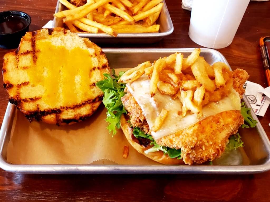 The Chicken Shack | restaurant | 2586 Churn Creek Rd, Redding, CA 96002, USA | 5302229464 OR +1 530-222-9464