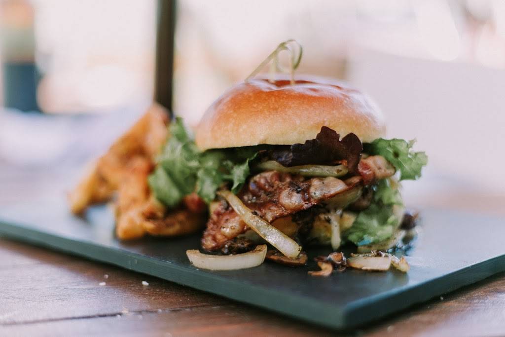 Café Bistro lAncestral | restaurant | 153 Boulevard Ste Anne, Sainte-Anne-des-Plaines, QC J0N 1H0, Canada | 4509414060 OR +1 450-941-4060