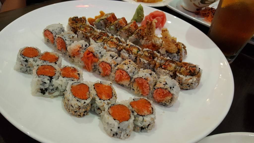 Sakura Japanese Steakhouse | restaurant | 10722 Big Bend Rd, Riverview, FL 33579, USA | 8136712388 OR +1 813-671-2388