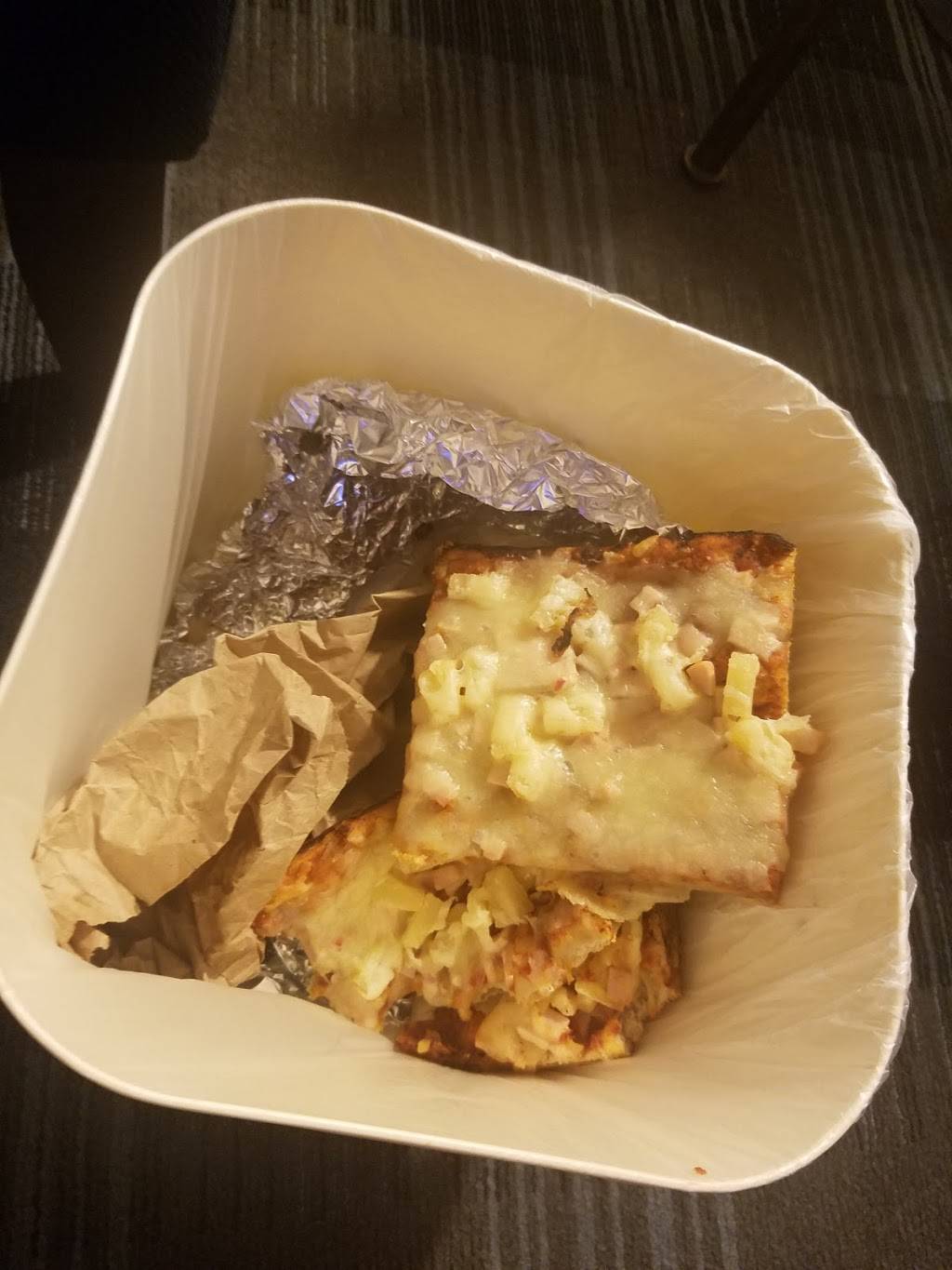 Marios Pizza House | restaurant | 3322 Wilson Blvd, Arlington, VA 22201, USA | 7035250222 OR +1 703-525-0222