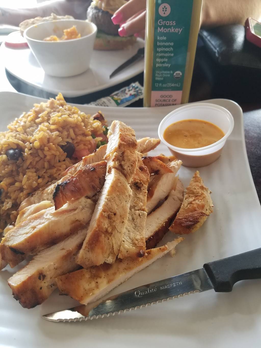 Muscle Maker Grill | restaurant | 4041 E Tremont Ave, Bronx, NY 10465, USA | 7188226991 OR +1 718-822-6991