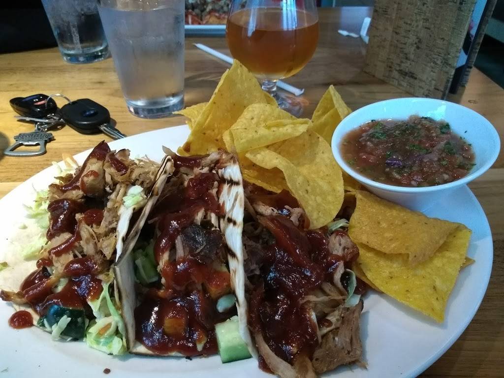 Hy-Vee Market Grille | restaurant | 1403 N Veterans Pkwy, Bloomington, IL 61704, USA | 3096633062 OR +1 309-663-3062