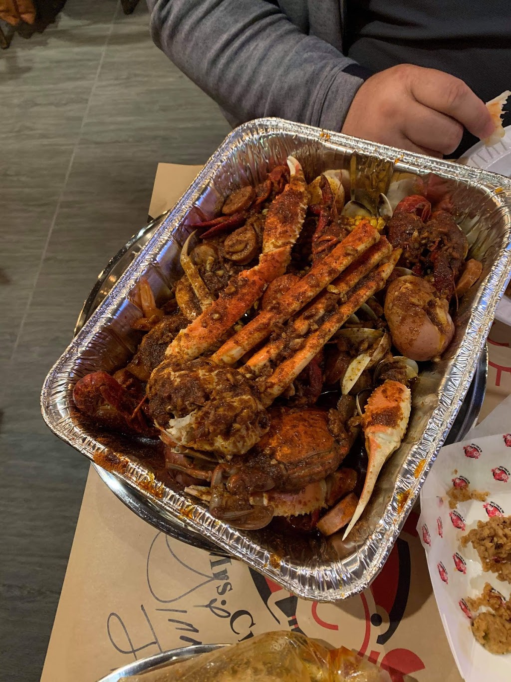 Mr and Mrs Crab | restaurant | 15412 N Dale Mabry Hwy, Tampa, FL 33618, USA | 8134629000 OR +1 813-462-9000