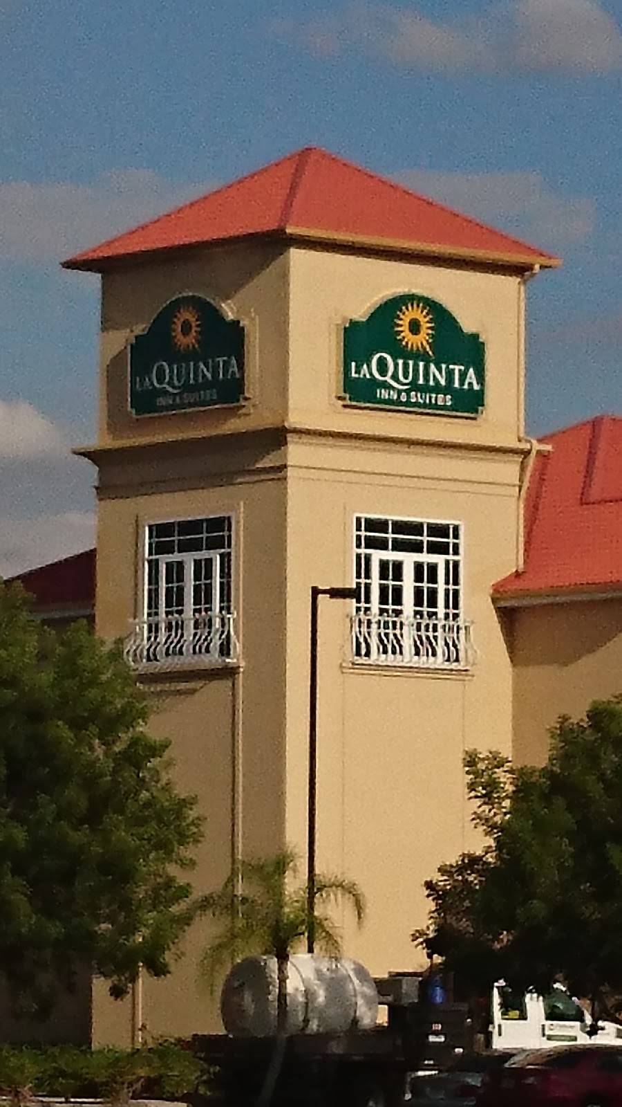 Waffle House | meal takeaway | 810 Kings Hwy, Port Charlotte, FL 33980, USA | 9412555602 OR +1 941-255-5602