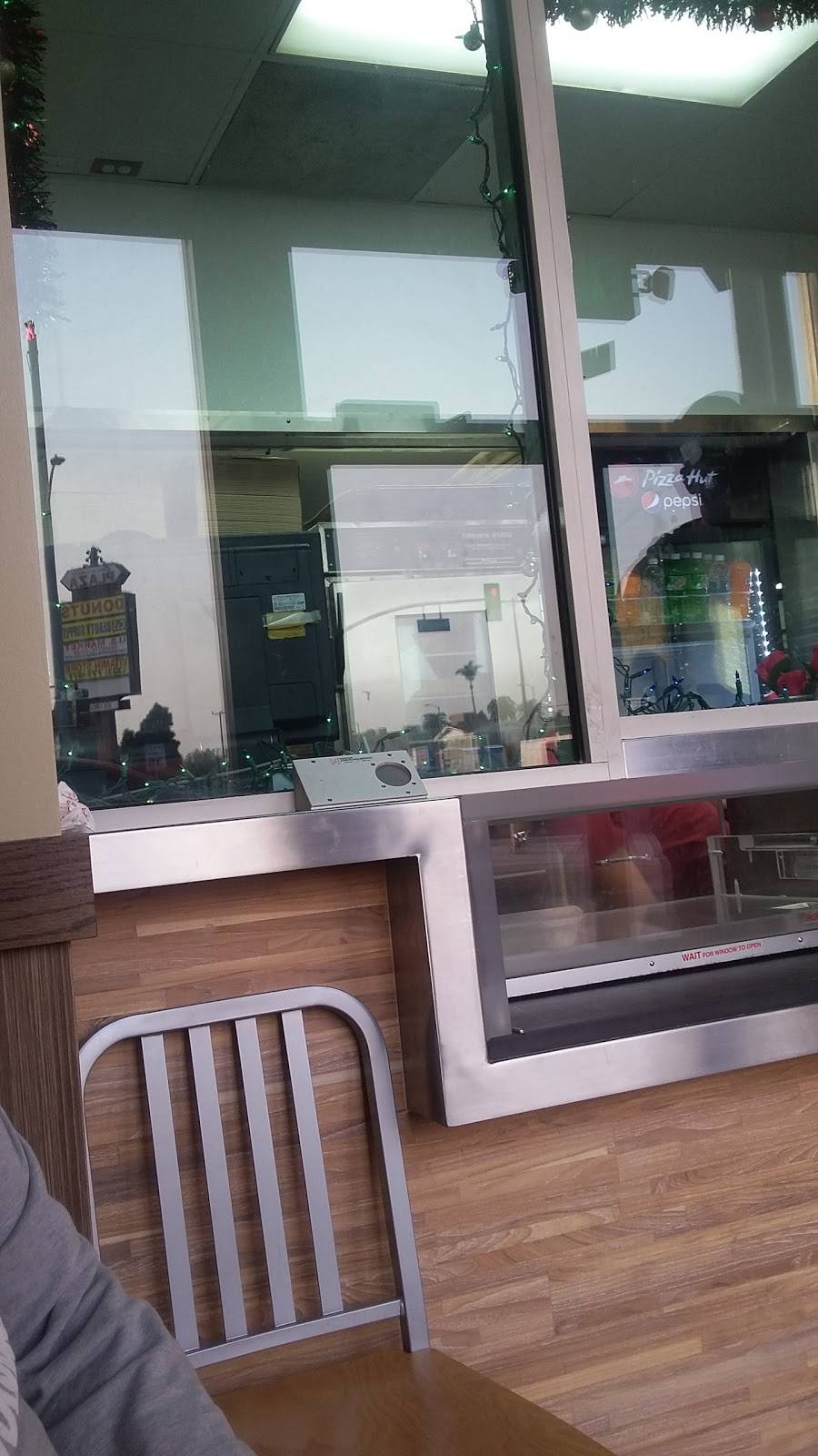 Pizza Hut | restaurant | 1001 W Century Blvd, Los Angeles, CA 90044, USA | 3237579000 OR +1 323-757-9000