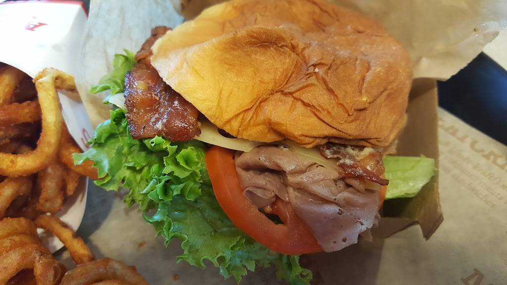 Arbys | meal takeaway | 4300 S 27th St, Lincoln, NE 68502, USA | 4024230506 OR +1 402-423-0506