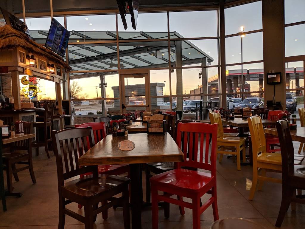 Hurricane Sports Grill | meal takeaway | 8641 W 13th St N Suite 111, Wichita, KS 67212, USA | 3162609686 OR +1 316-260-9686