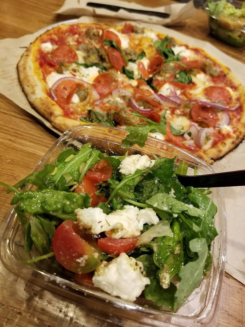 Blaze Pizza | restaurant | 4488 Town Center Pkwy, Jacksonville, FL 32224, USA | 9045120694 OR +1 904-512-0694