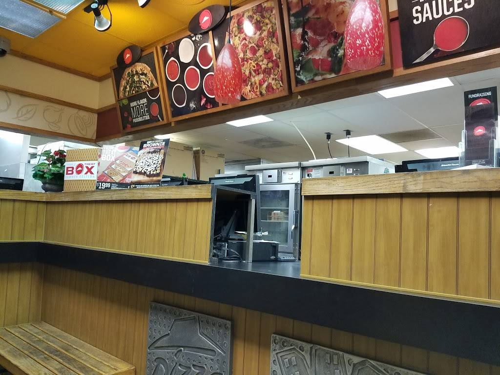 Pizza Hut | meal delivery | 10015 E 67th St, Raytown, MO 64133, USA | 8167439112 OR +1 816-743-9112