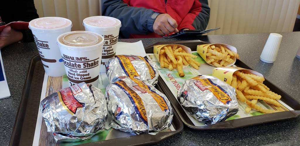 Braums Ice Cream & Burger Restaurant | restaurant | 1021 Holiday Dr, Ardmore, OK 73401, USA | 5802262330 OR +1 580-226-2330