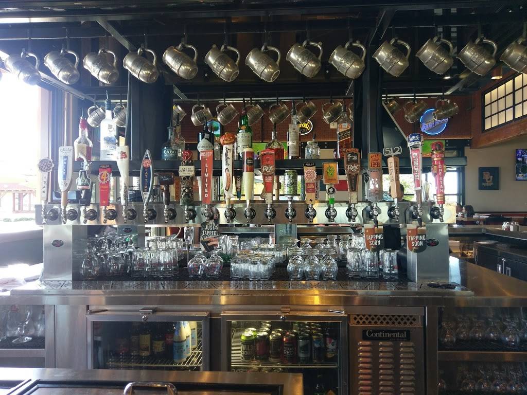 Old Chicago Pizza and Taproom | restaurant | 4641 Jack Kultgen Fwy, Waco, TX 76711, USA | 2546620950 OR +1 254-662-0950