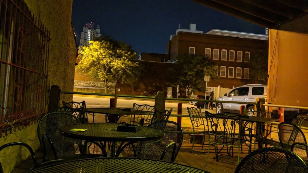 Red Front Bar & Grill | restaurant | 310 Admiral Blvd, Kansas City, MO 64106, USA | 8164720569 OR +1 816-472-0569