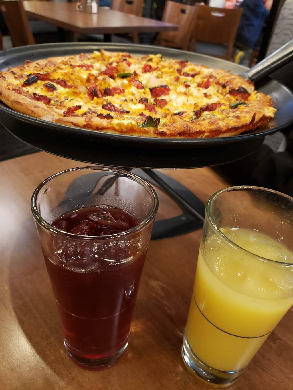 Boston Pizza | restaurant | 597 King St N, Waterloo, ON N2V 2N3, Canada | 5198801828 OR +1 519-880-1828