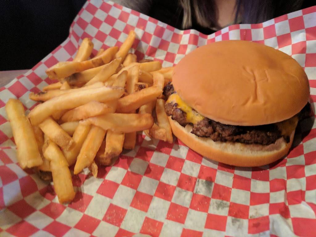 Grubs Uptown | restaurant | 3467 N Shiloh Dr, Fayetteville, AR 72703, USA | 4795824782 OR +1 479-582-4782