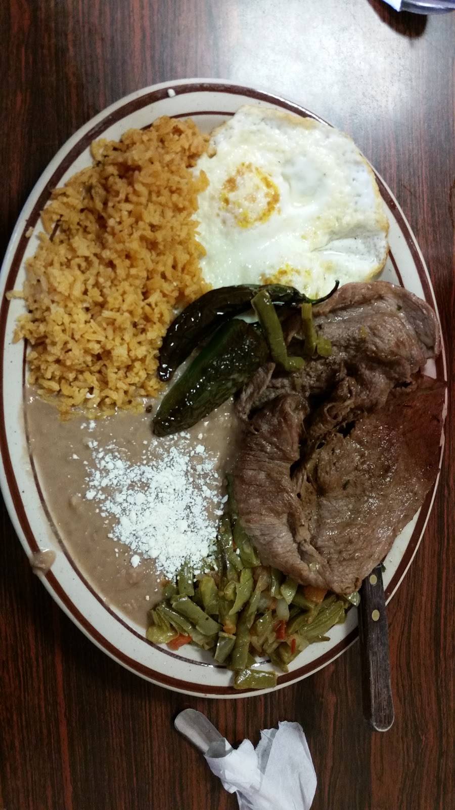 Mi Tierra | restaurant | 129 Main St, Salinas, CA 93901, USA | 8314224631 OR +1 831-422-4631