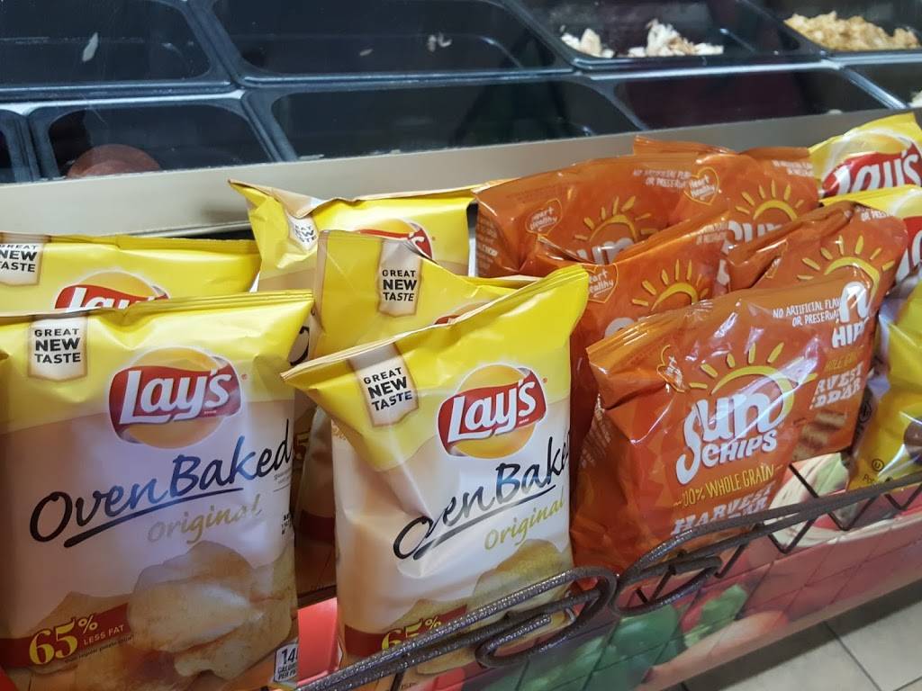 Subway | restaurant | 131 E Sunset Dr, Waukesha, WI 53189, USA | 2625219002 OR +1 262-521-9002