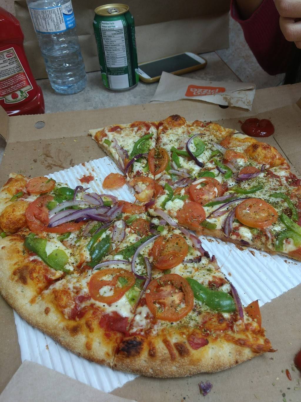 Pizza Hut | meal delivery | 1630 Albion Rd, Etobicoke, ON M9V 5H5, Canada | 4163101010 OR +1 416-310-1010