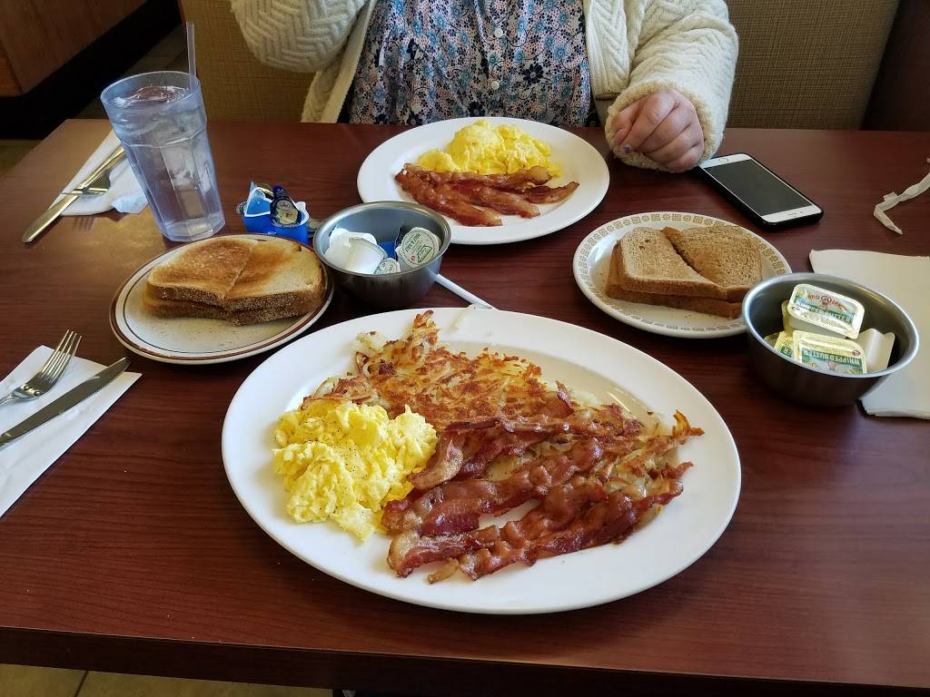 L Georges | restaurant | 1203 S Commerce Rd, Walled Lake, MI 48390, USA | 2489605700 OR +1 248-960-5700