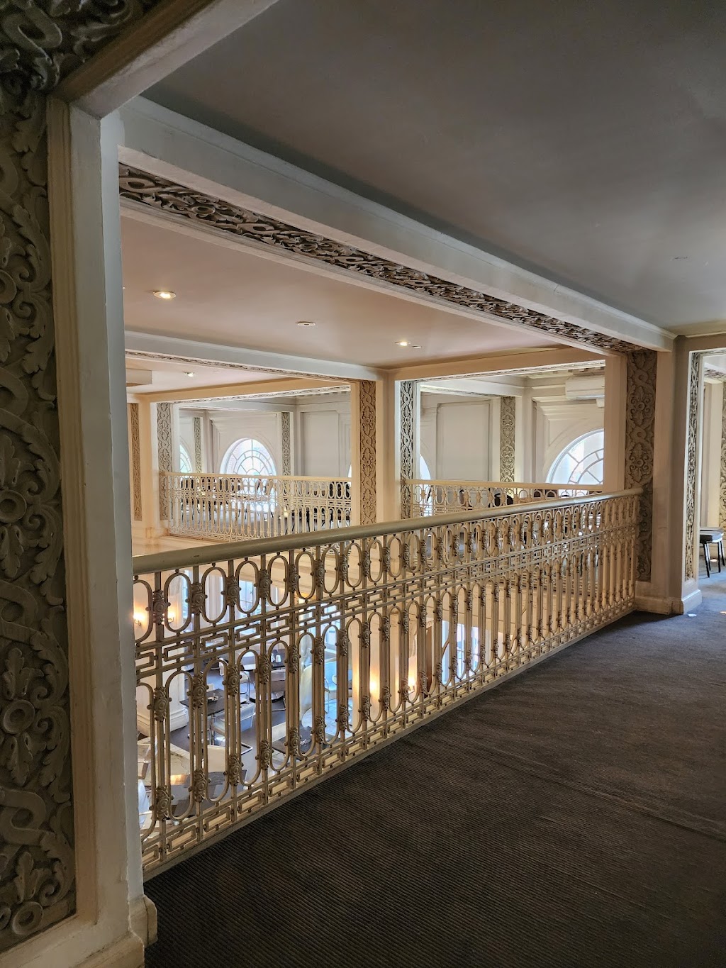 Livingston | restaurant | 659 Peachtree St NE, Atlanta, GA 30308, USA | 4048975000 OR +1 404-897-5000