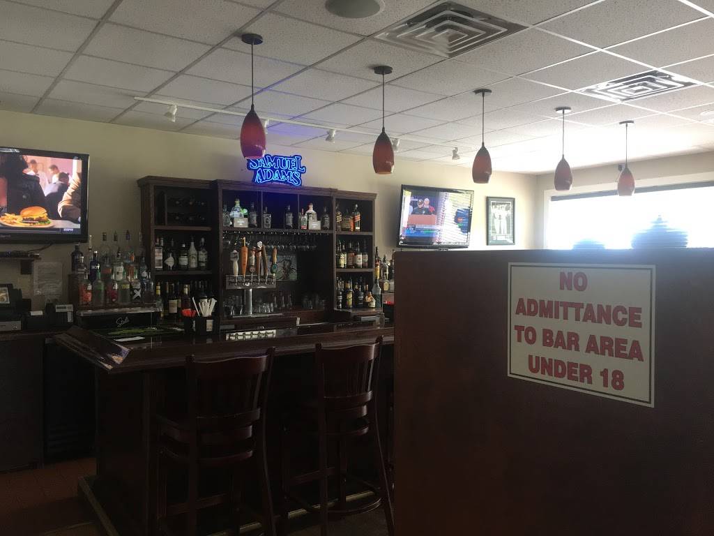 Stateline Pizza | restaurant | 340 N Elm St, Canaan, CT 06018, USA | 8608241554 OR +1 860-824-1554