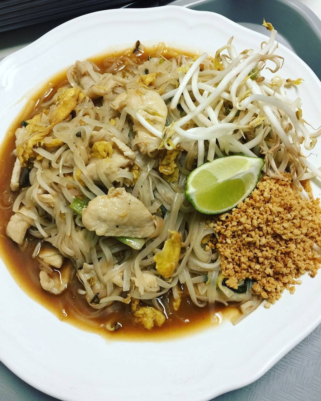 Lil Thai Express - Thai food | restaurant | 499 W 14 Mile Rd, Clawson, MI 48017, USA | 2484396000 OR +1 248-439-6000