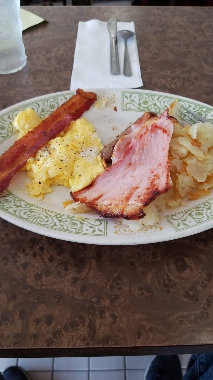 Mandys Restaurant | restaurant | 24050 W Nine Mile Rd, Southfield, MI 48033, USA | 2483562060 OR +1 248-356-2060