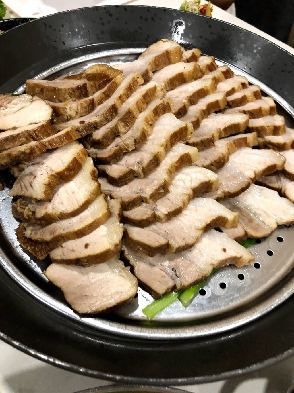 Myeongdong Gyoza Kalguksu | restaurant | 7117 Bathurst St Unit 106, Thornhill, ON L4J 2J6, Canada | 9055973911 OR +1 905-597-3911