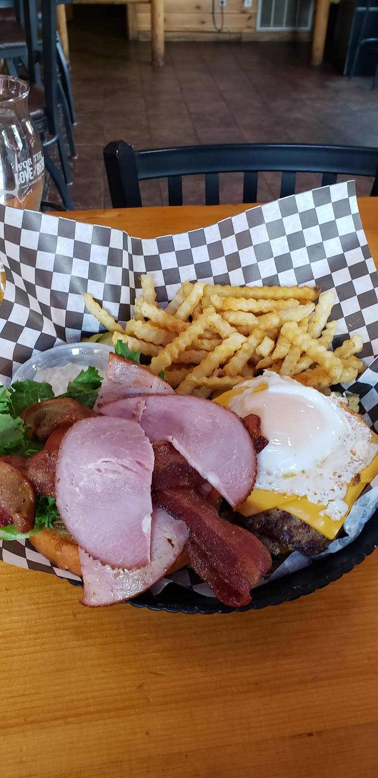 Cameron House | restaurant | 106 Arlington Ave, Cameron, WI 54822, USA | 7154582389 OR +1 715-458-2389