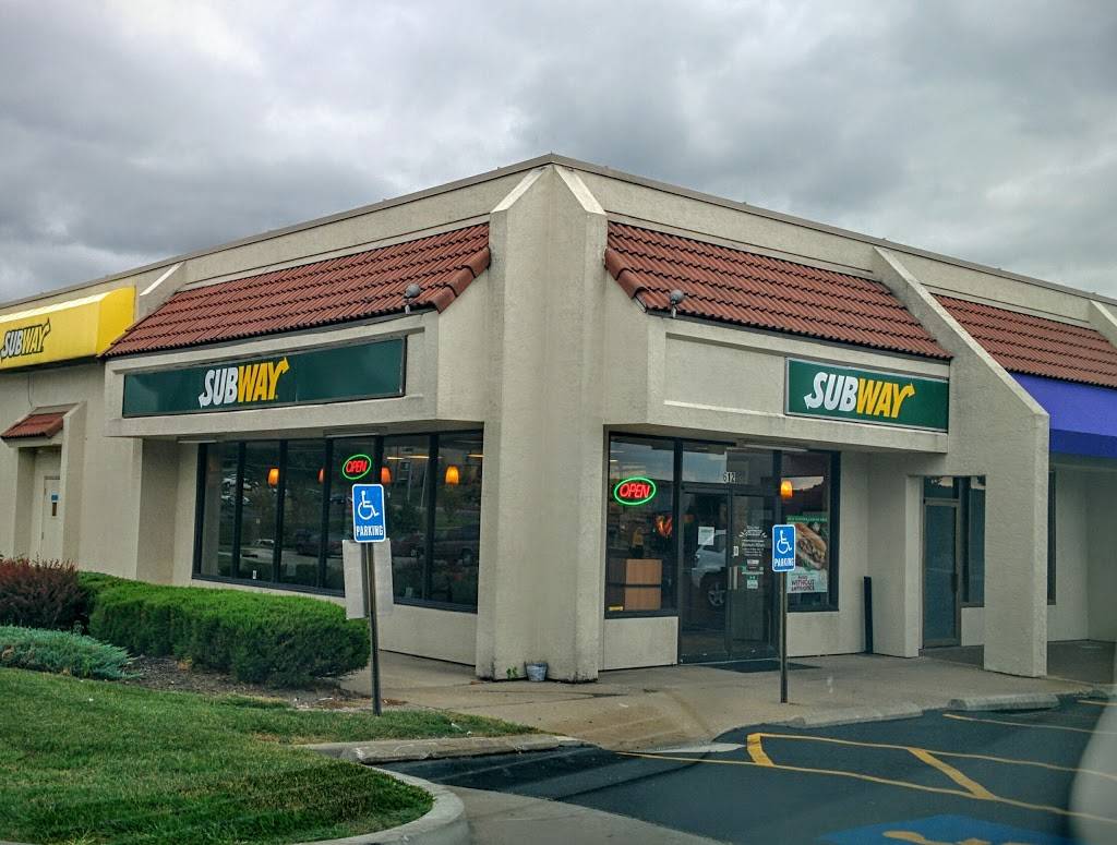 Subway | meal takeaway | 612 NW Englewood Rd, Kansas City, MO 64118, USA | 8164524002 OR +1 816-452-4002