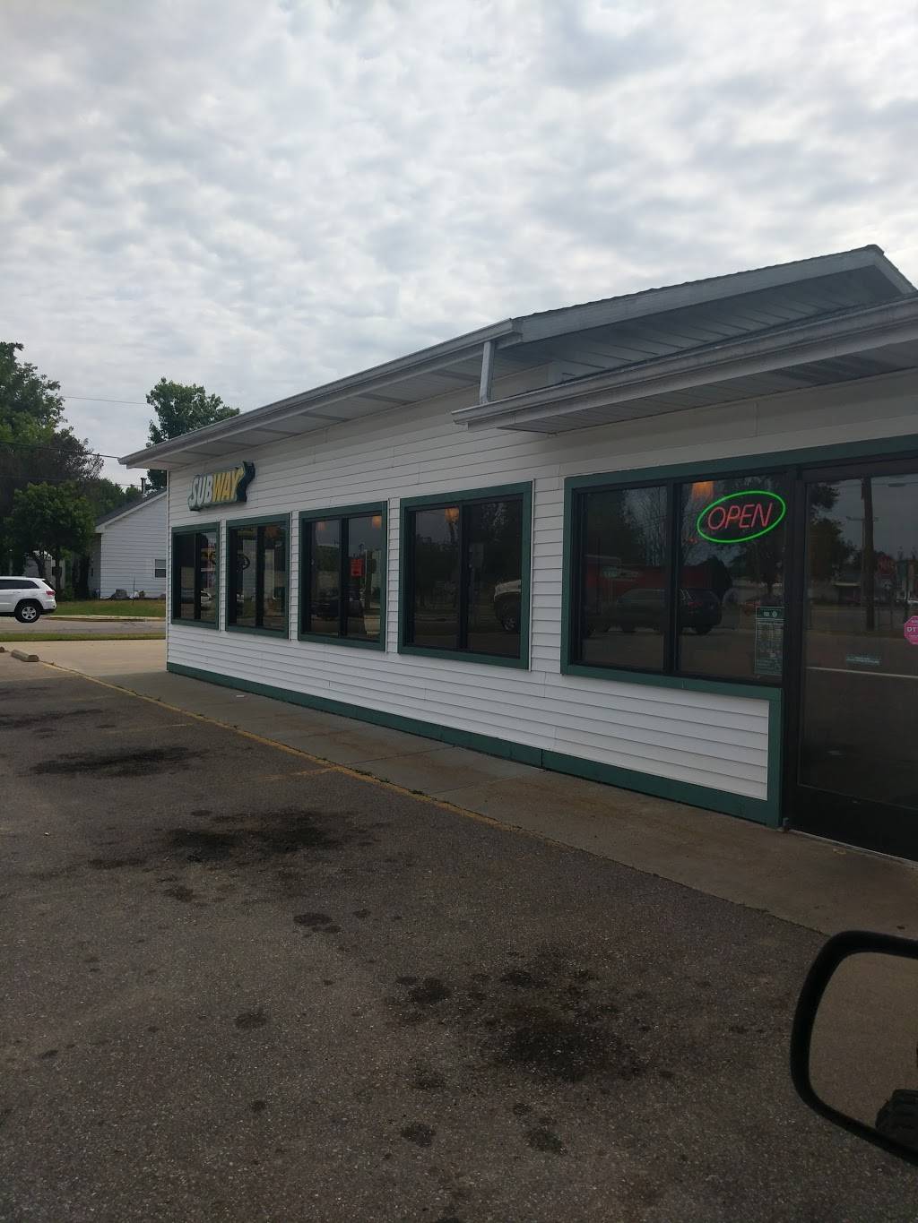Subway | restaurant | 1 E Monroe St, Bangor, MI 49013, USA | 2694270077 OR +1 269-427-0077