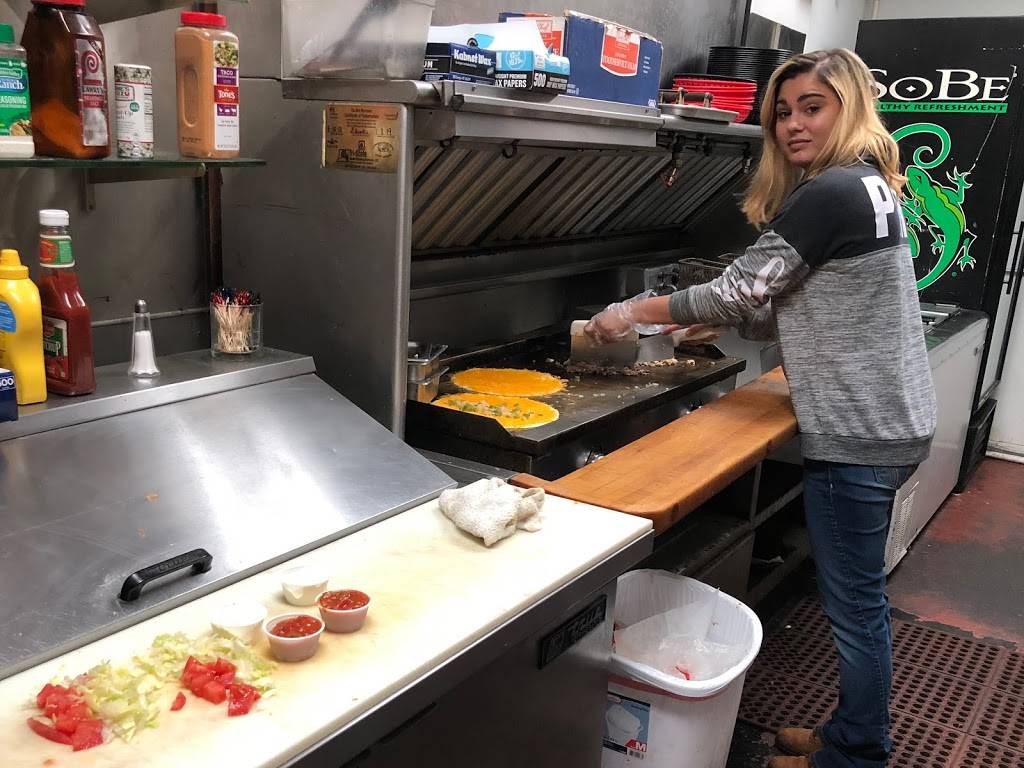 Maggies Place | restaurant | 6515 N Dixie Dr, Dayton, OH 45414, USA | 9378900071 OR +1 937-890-0071