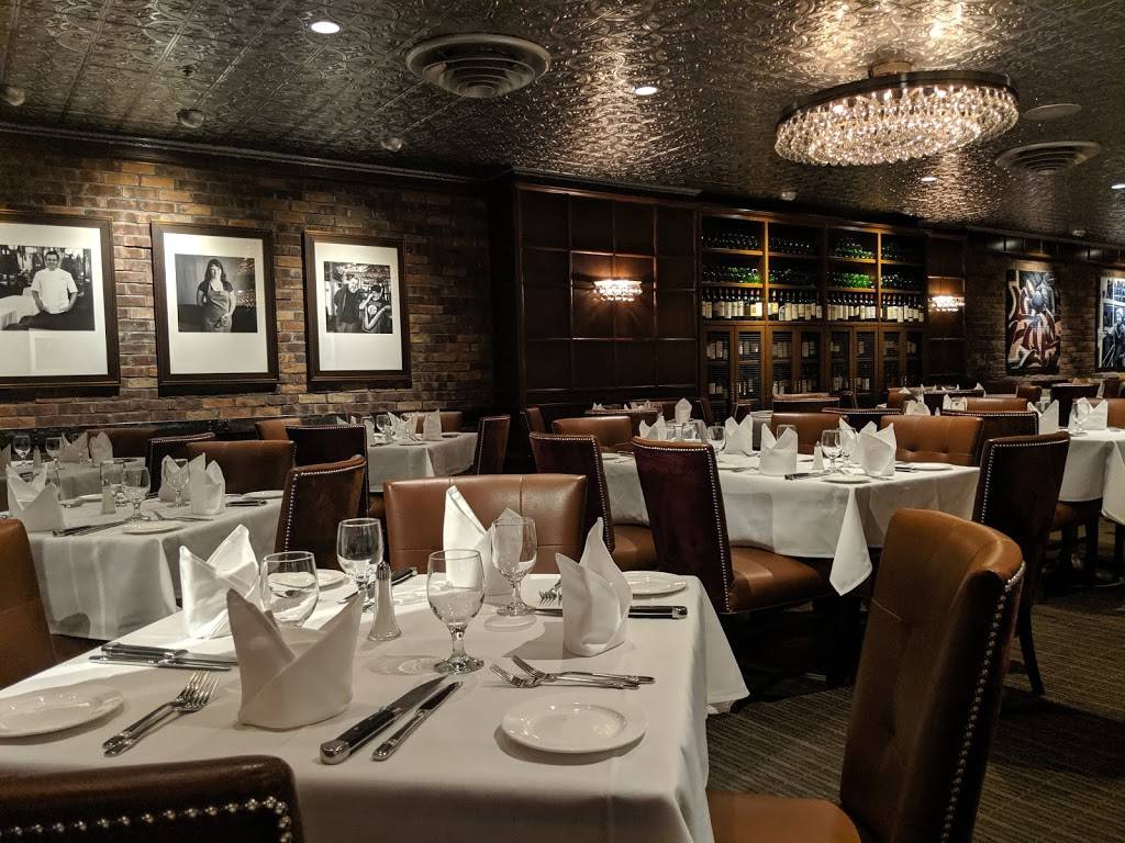 Moishes | restaurant | 3961 Boul St-Laurent, Montréal, QC H2W 1Y4, Canada | 5148453509 OR +1 514-845-3509