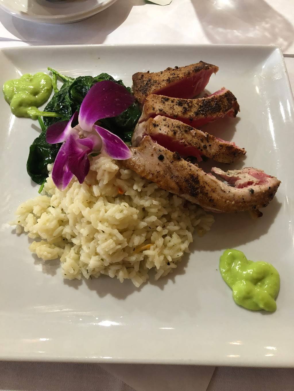 Samanthas of Bandera | restaurant | 702 TX-16, Bandera, TX 78003, USA | 8307155588 OR +1 830-715-5588