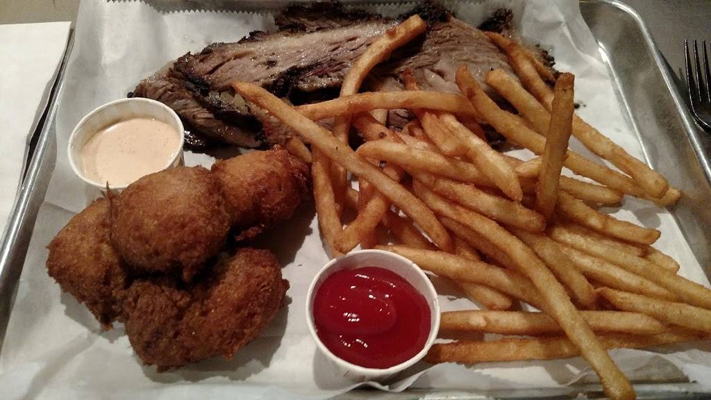 Spikes Beach Grill | restaurant | 310 Eastlake Dr, Warsaw, IN 46580, USA | 5743723224 OR +1 574-372-3224