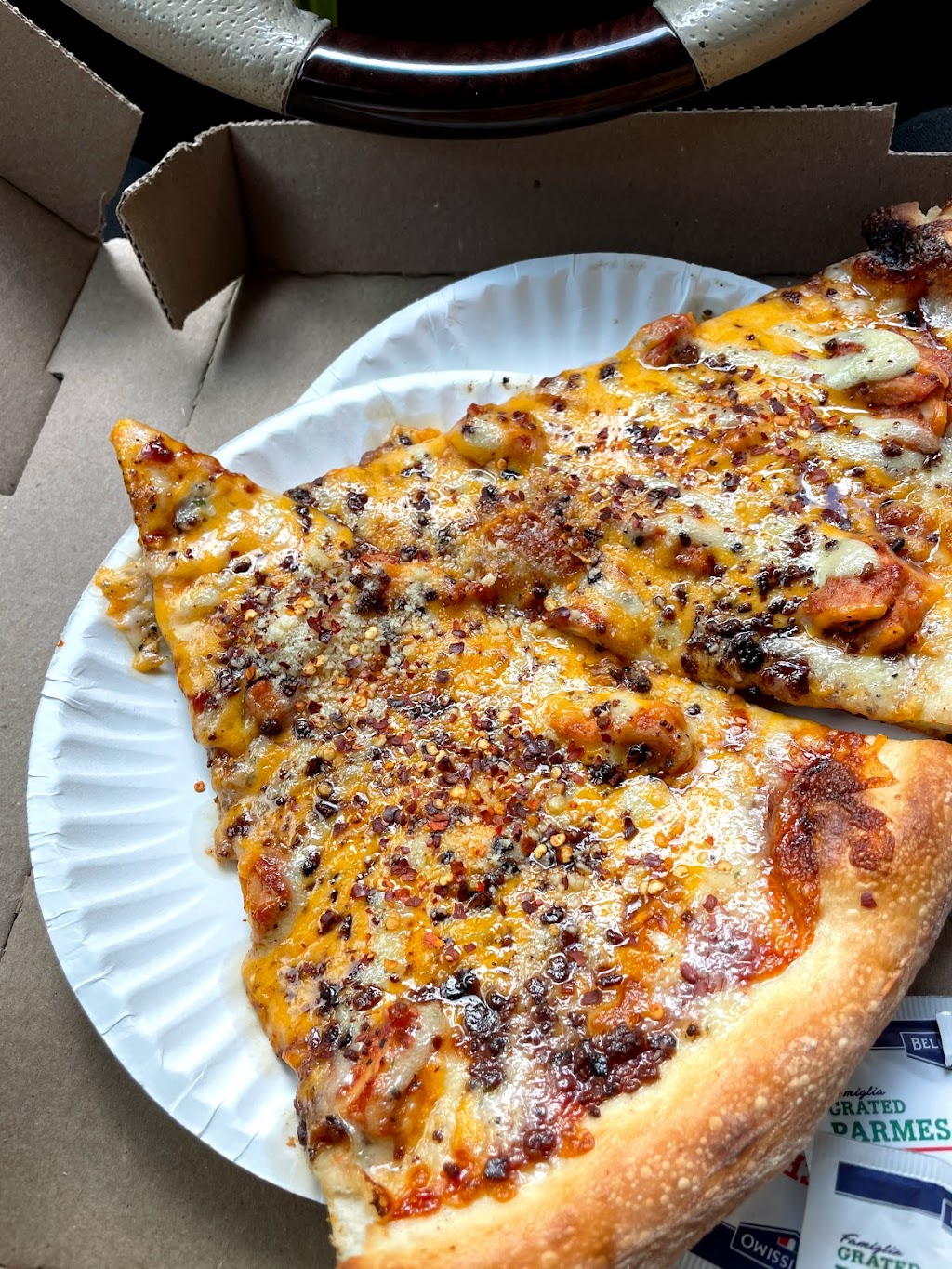 Ians Pizza Cream City | restaurant | 146 E Juneau Ave, Milwaukee, WI 53202, USA | 4147279200 OR +1 414-727-9200