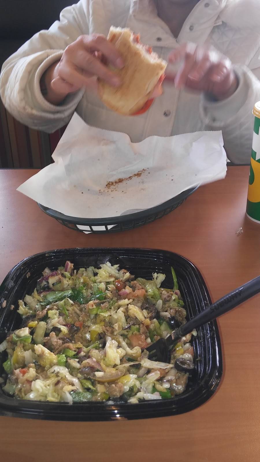 Subway | restaurant | 30408 Ford Rd, Garden City, MI 48135, USA | 7344217827 OR +1 734-421-7827