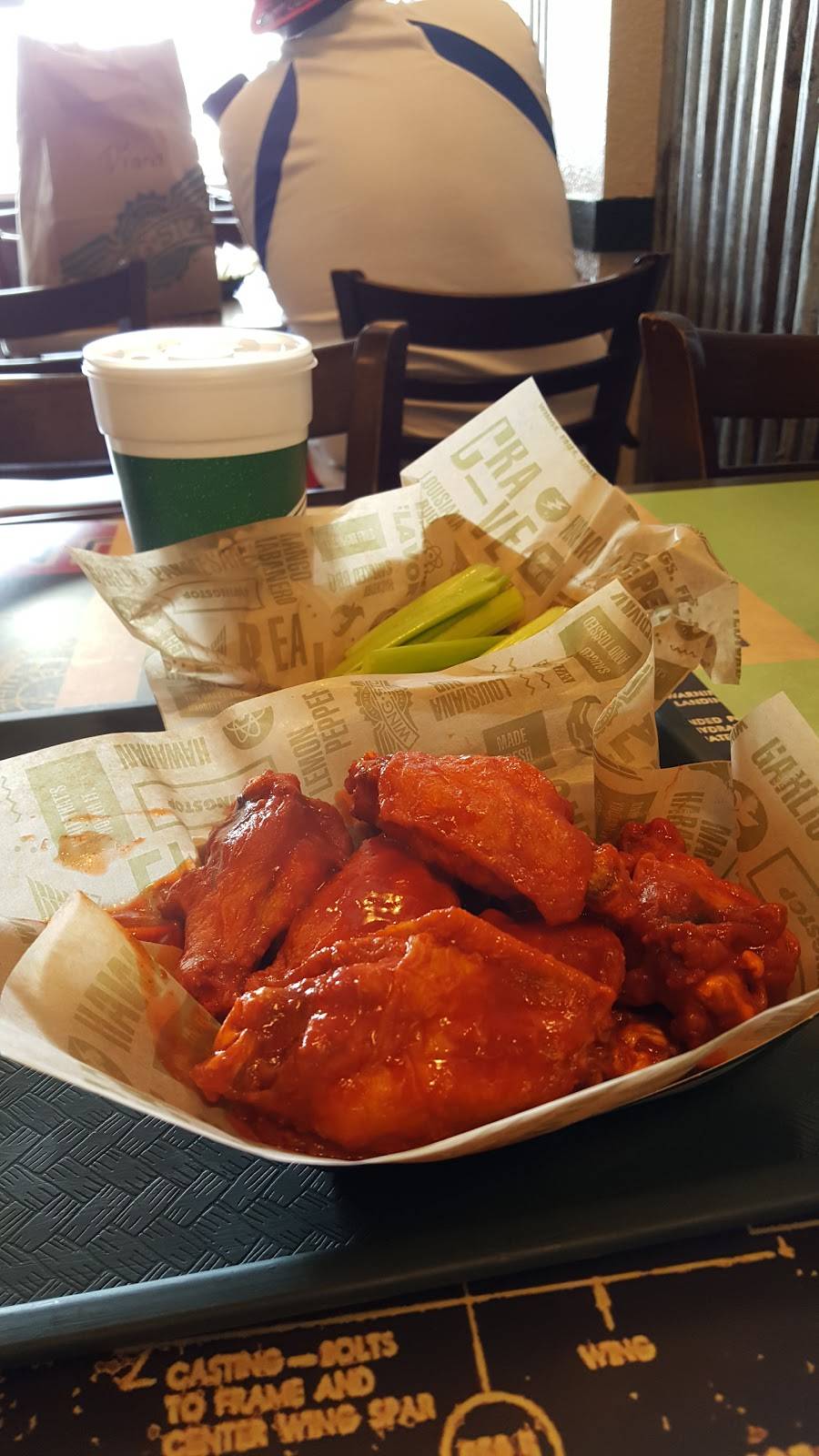 Wingstop | restaurant | 237 NE 28th St, Fort Worth, TX 76164, USA | 8176249464 OR +1 817-624-9464