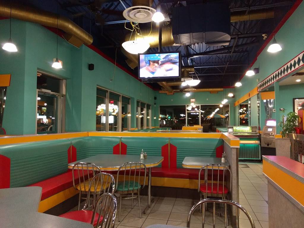 Chez Gerard | restaurant | 110 Boulevard de la Concorde O, Laval, QC H7N 1J1, Canada | 4506691406 OR +1 450-669-1406