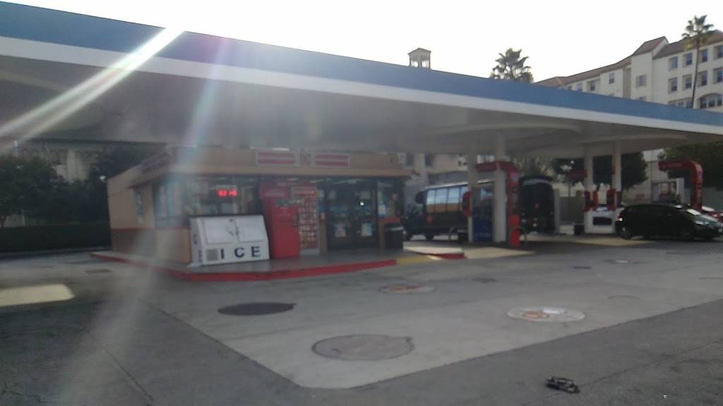 Circle K | meal takeaway | 2620 S Figueroa St, Los Angeles, CA 90007, USA | 2137650469 OR +1 213-765-0469