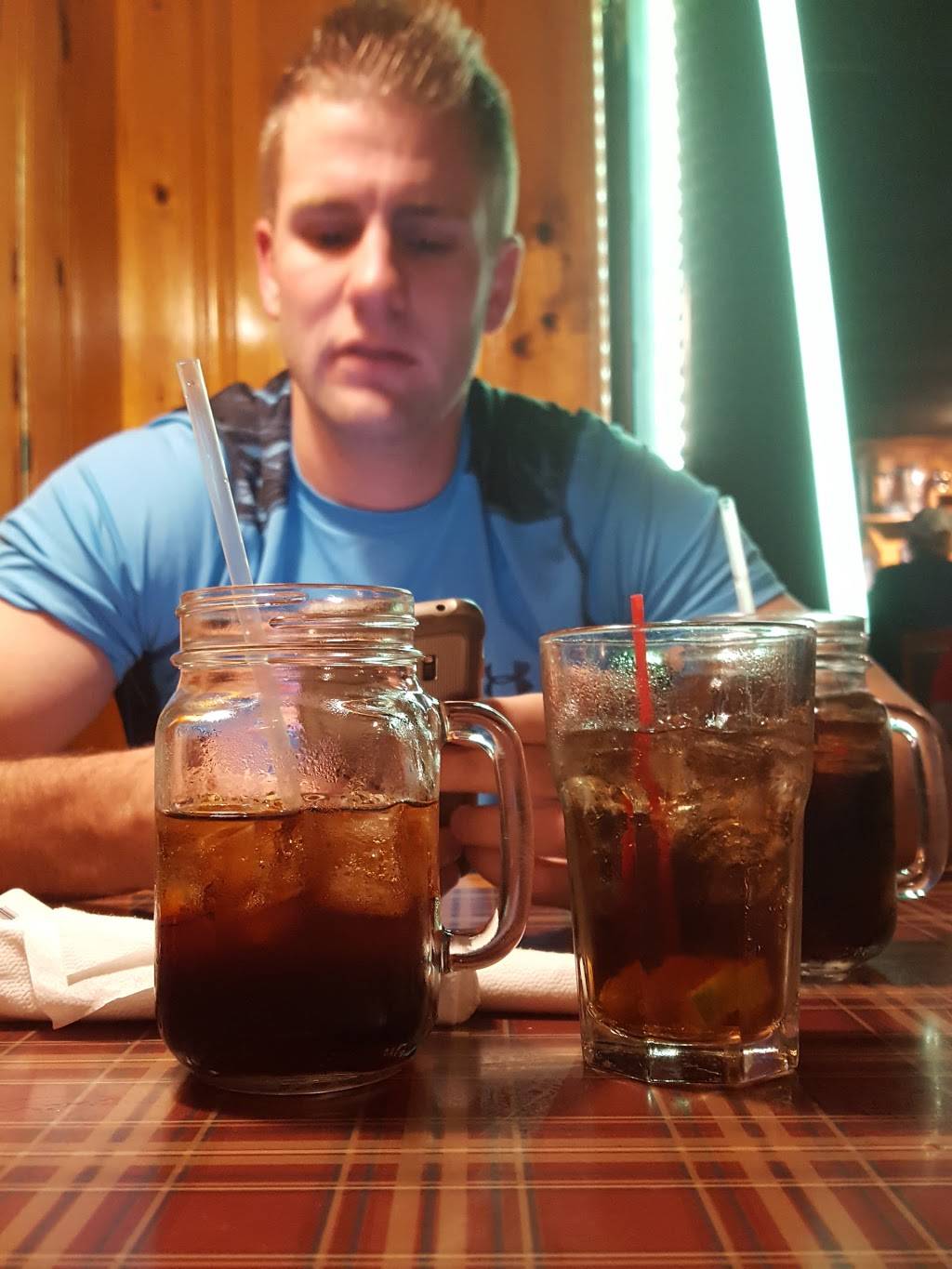 The Hill | restaurant | 415 E Main St, Ephrata, PA 17522, USA | 7177336331 OR +1 717-733-6331