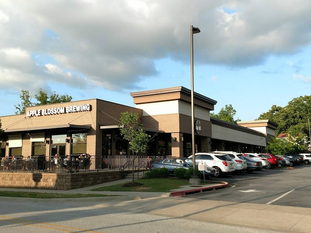 Apple Blossom Brewing Company | restaurant | 1550 E Zion Rd #1, Fayetteville, AR 72703, USA | 4792874344 OR +1 479-287-4344